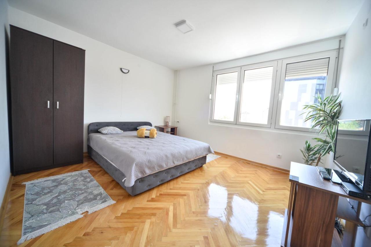 Apartman Centar Lux Пирот Экстерьер фото