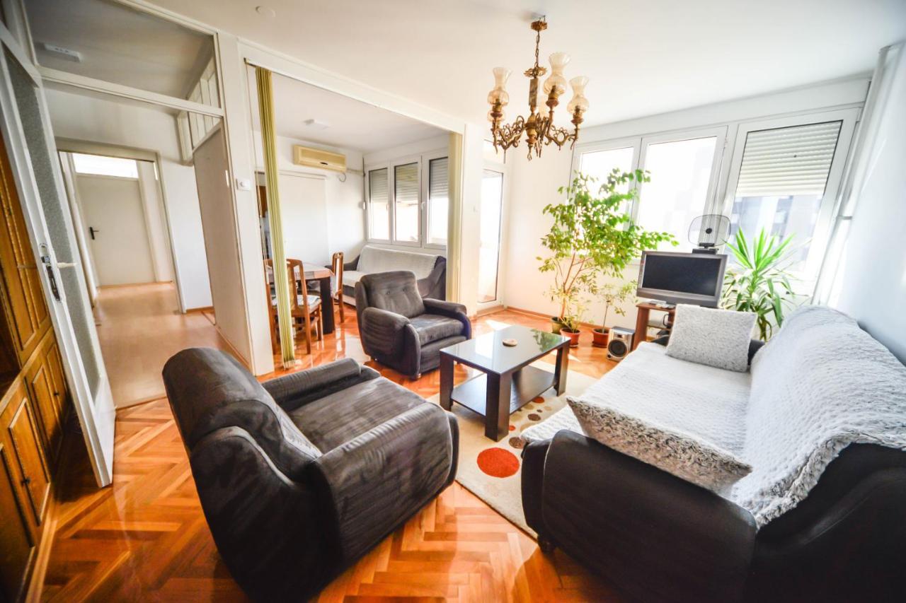 Apartman Centar Lux Пирот Экстерьер фото