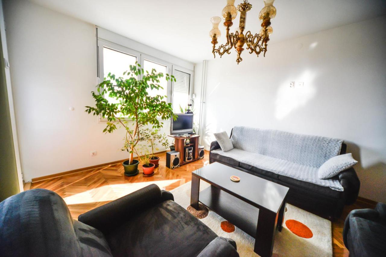 Apartman Centar Lux Пирот Экстерьер фото